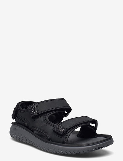 clarks sandals black