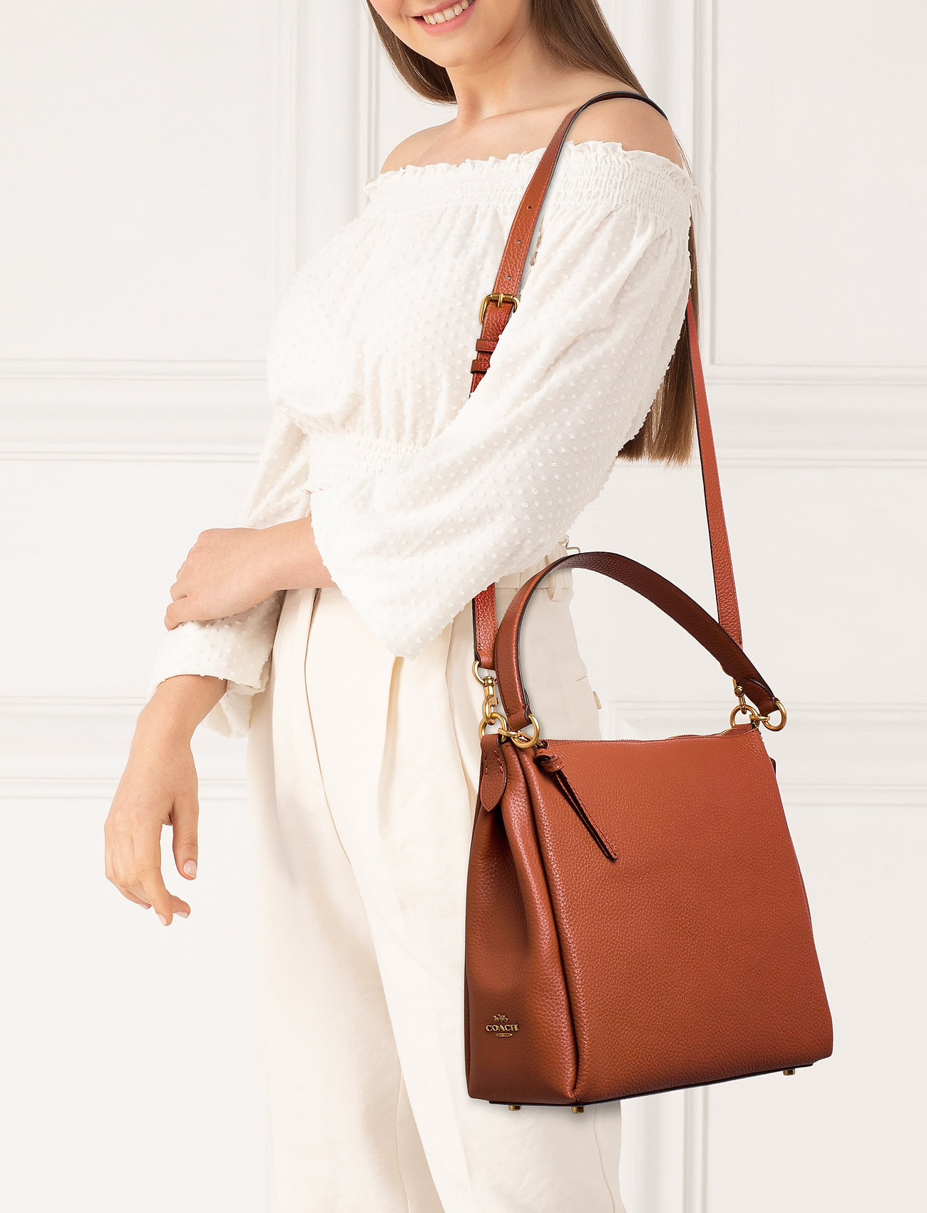 coach shay shoulder bag women's stores