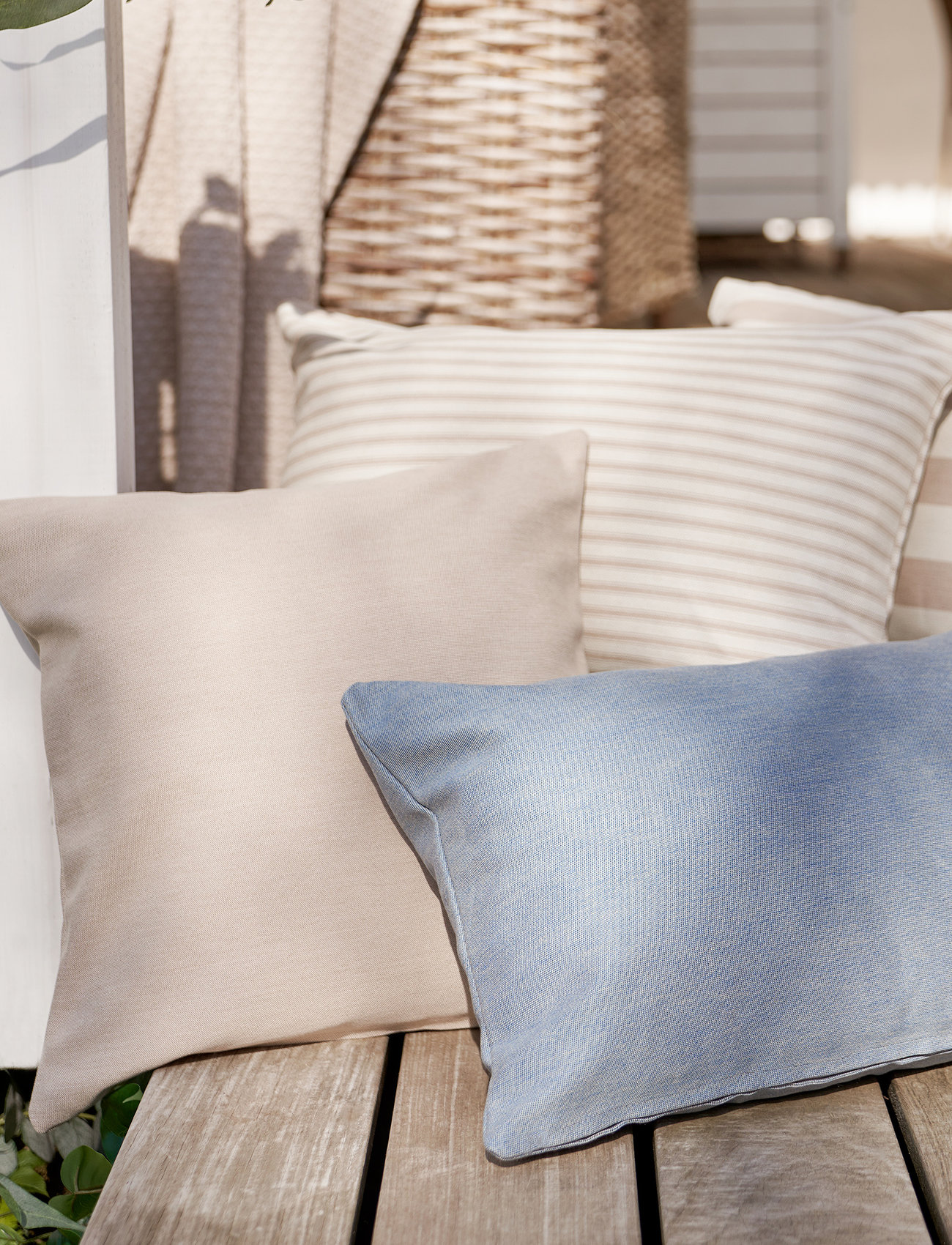 compliments Outdoor Fine Stripe Cushion, 40X60 cm, Beige, Puder & Tæpper > Puder, Unisex
