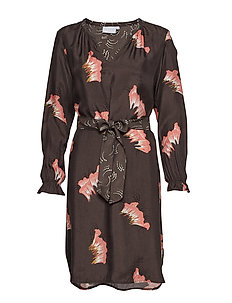 Coster Copenhagen | Midiklänningar | Stort utbud av nya Dress W. Front Breast Pockets In Ra (Rain Print) (959.40 kr