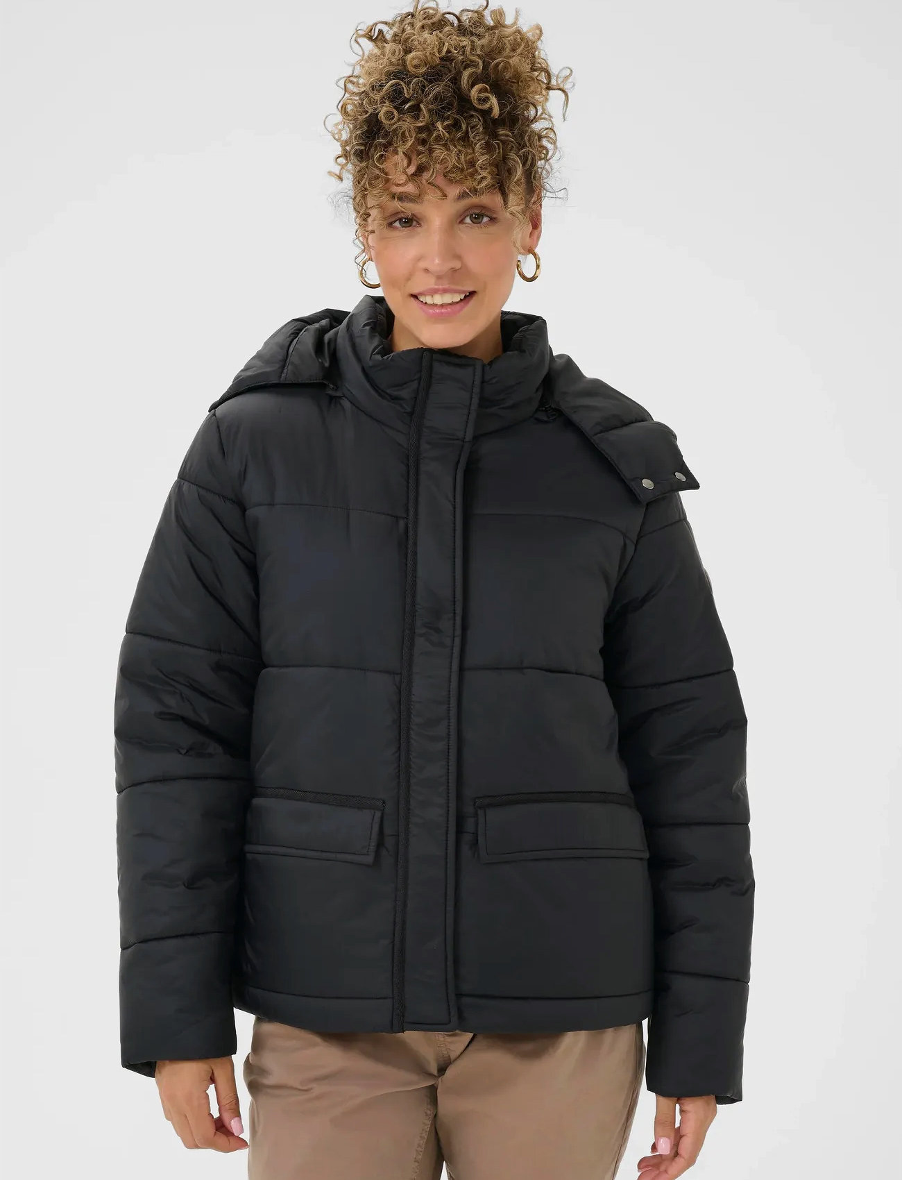 Cream Crgaiagro Short Jacket, 40, Black, Jakker > Vatteret Jakke, Dame