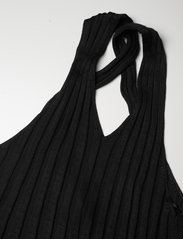 Dagmar - ARYA - t-shirtklänningar - black - 2