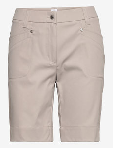 LYRIC SHORTS 48 CM - golf-shorts - sandy