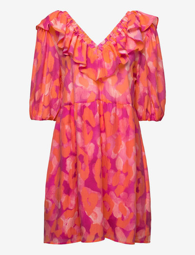 Isabeau leopard dress - krótkie sukienki - beetroot pink
