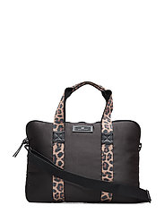 väska gweneth leo strap svart väska gweneth leo strap svart