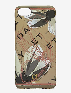 Day IP Wild Logo 7 8 - TRAVERTINE