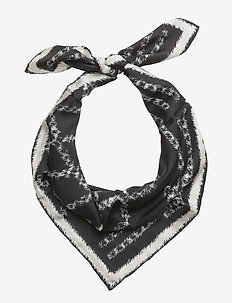 Day Beni Q Scarf - BLACK