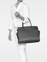 Black Meryl Big Shopper | Decadent | Vesker | Miinto.no Black Meryl Big Shopper | Decadent | Vesker | Miinto.no