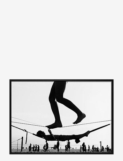 Poster Monochrome Balancing Act - photographies - black