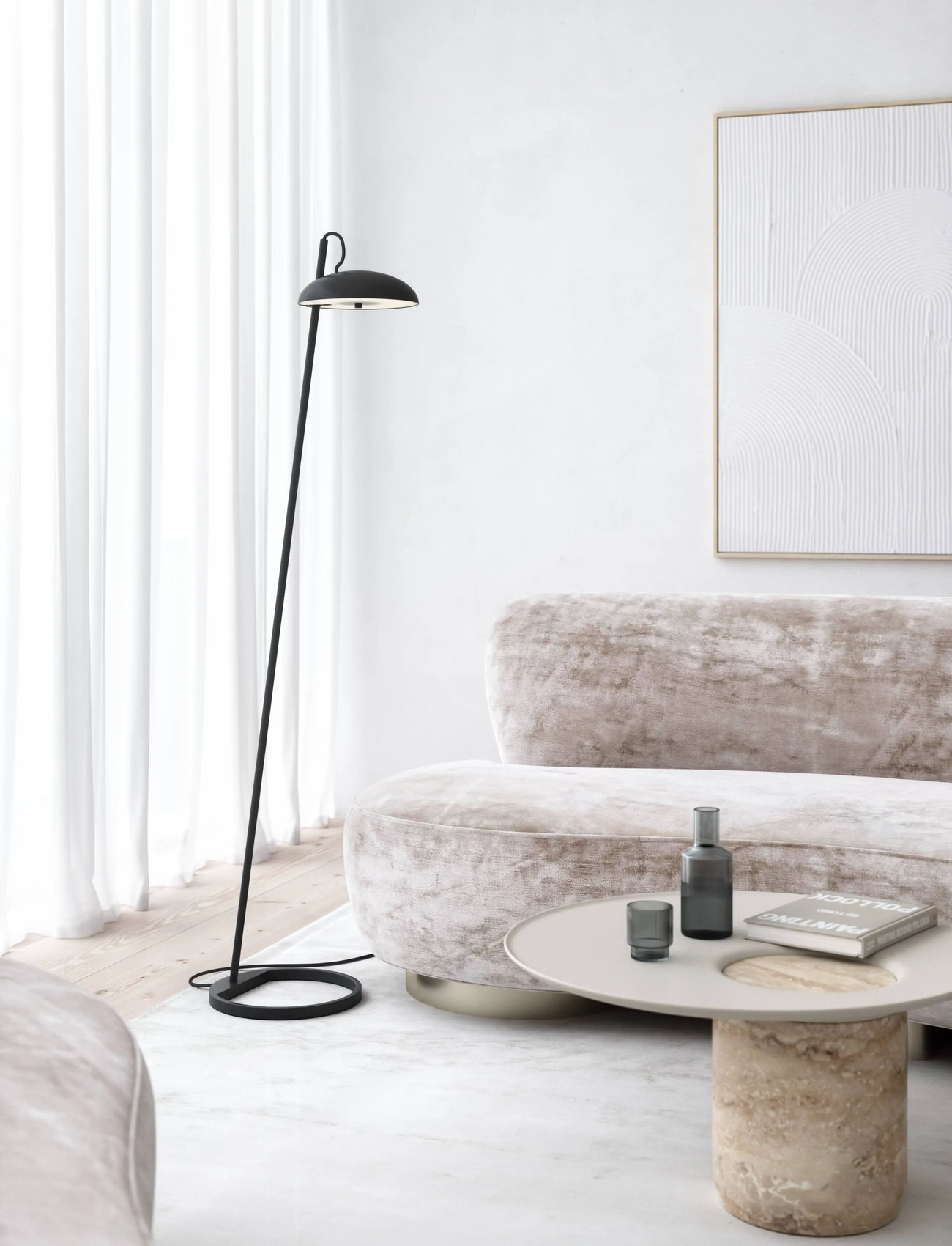 Design For The People Versale | Gulvlampe, H140 cm, Black, Lamper > Gulvlamper, Unisex