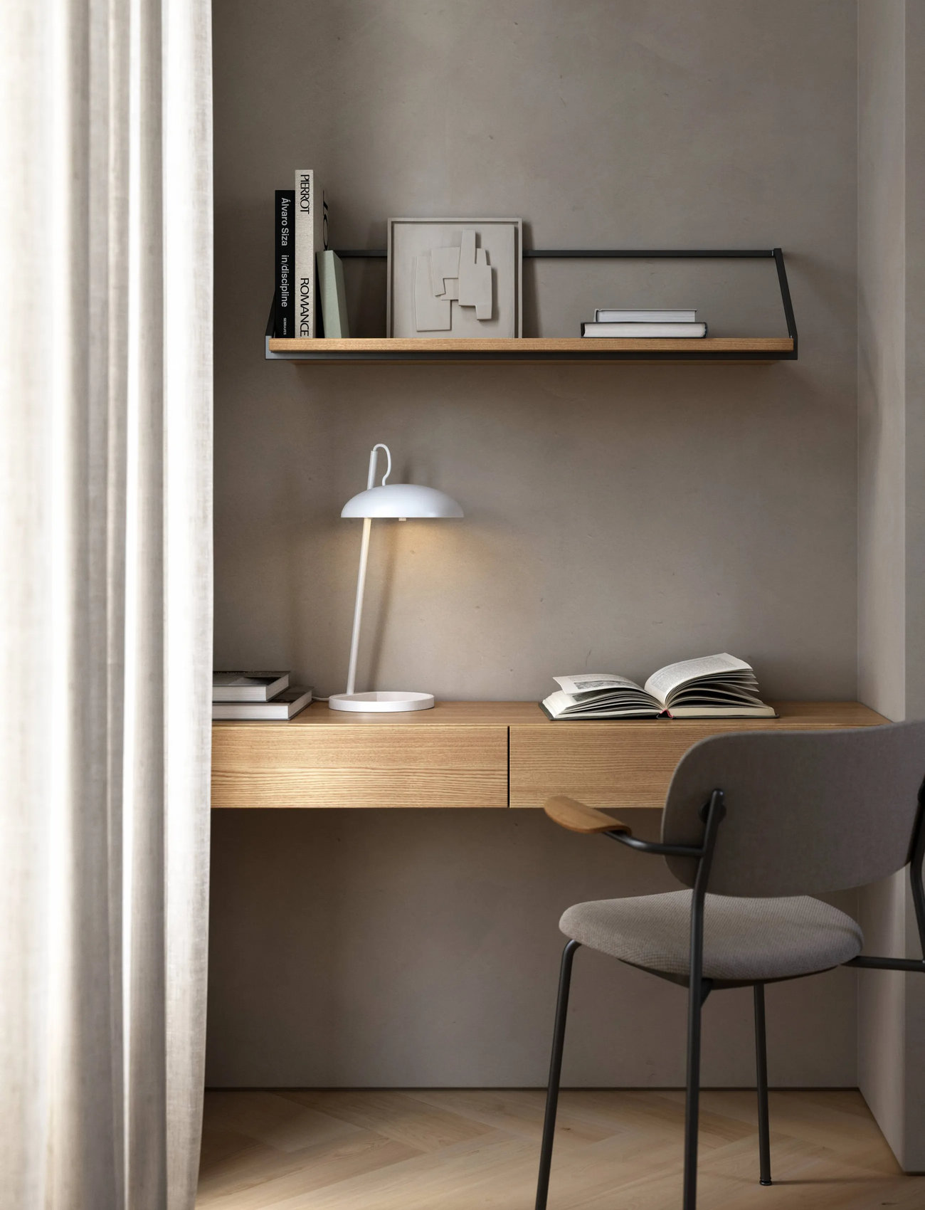 Design For The People Versale | Bordlampe, H22 cm, White, Lamper > Bordlamper, Unisex