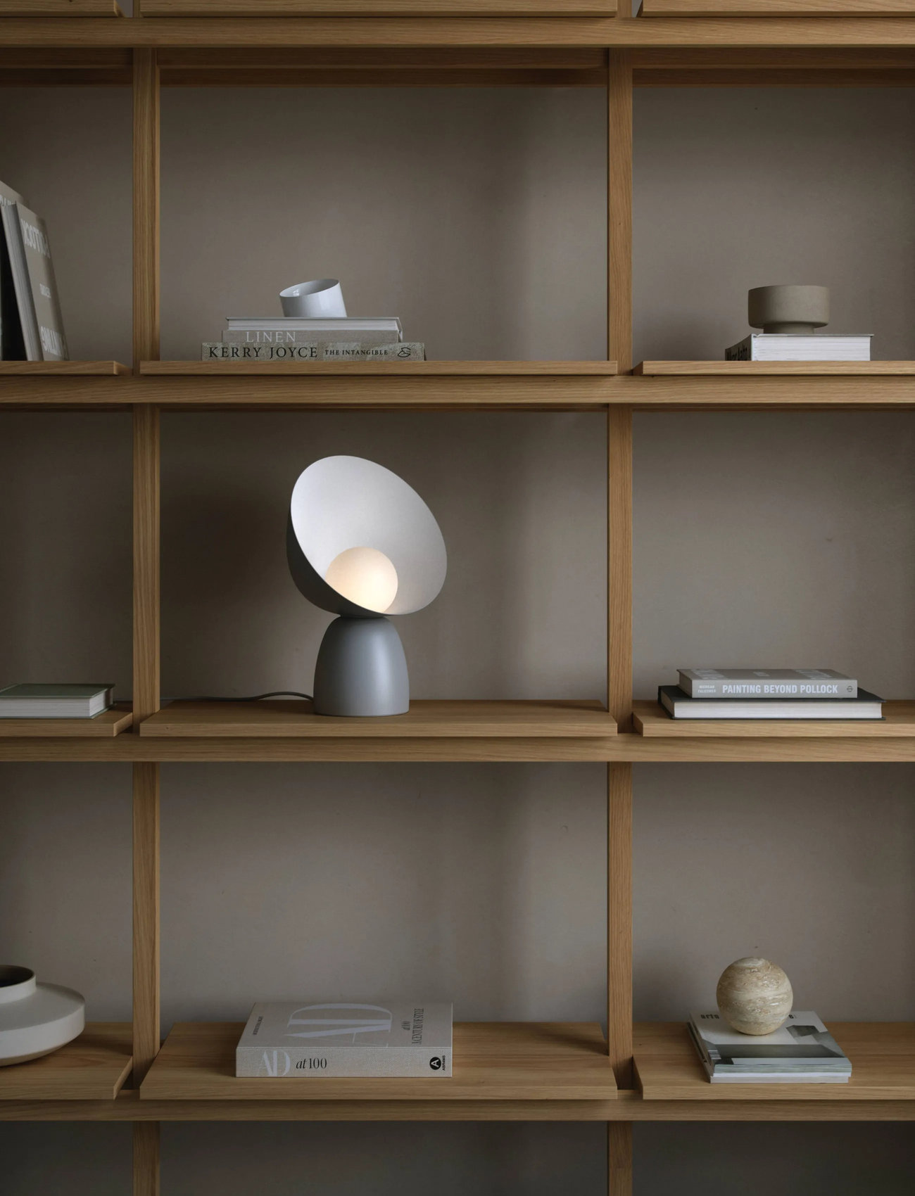 Design For The People Hello | Bordlampe, H42 cm, Grey, Lamper > Bordlamper, Unisex