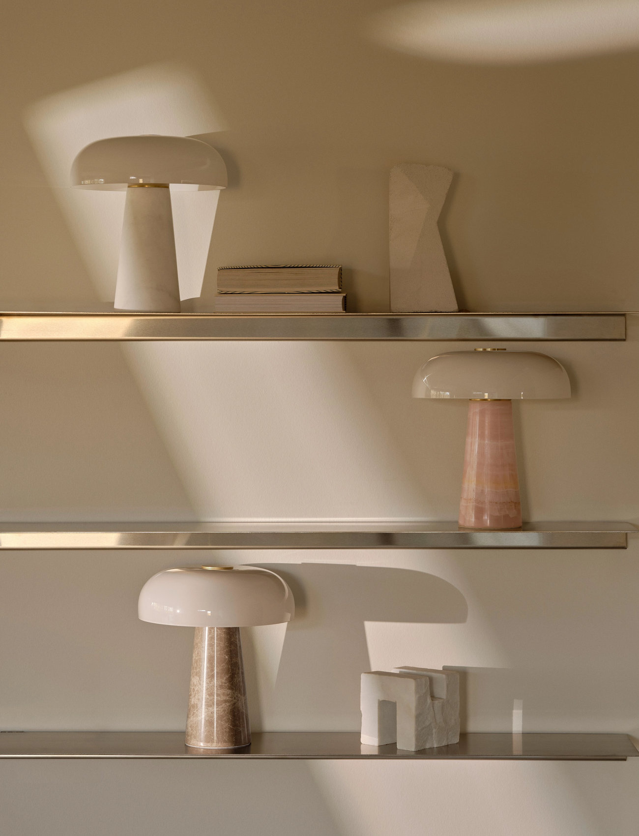 Design For The People Glossy Mini | Bordlampe, Ø 22.3 cm, Beige, Lamper > Bordlamper, Unisex