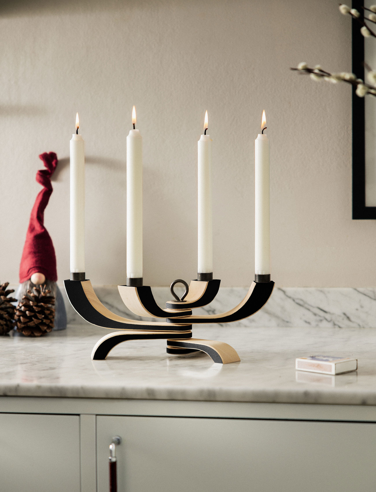 Design House Stockholm Nordic Light 4-Arms Candleholder, 20X13X5 cm, Black, Lysestager & Lanterner > Lysestager, Unisex