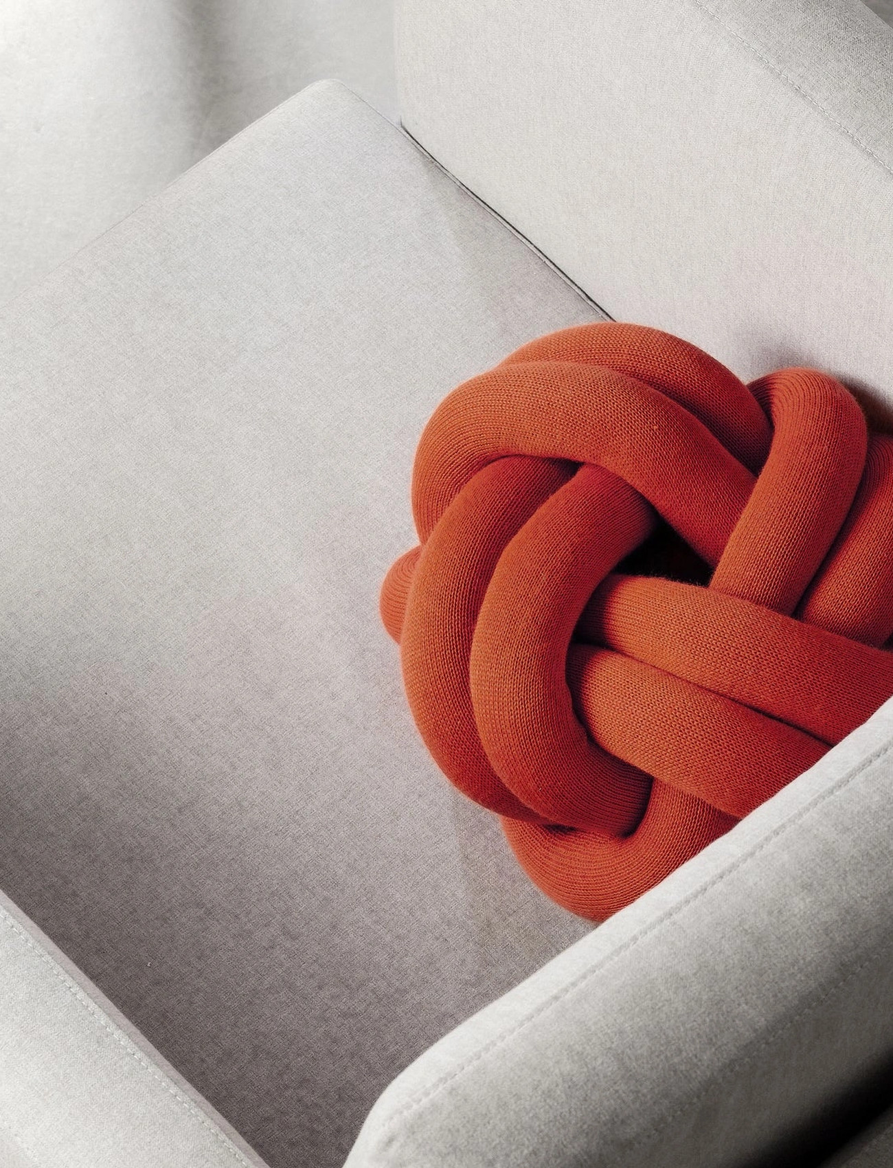 Design House Stockholm Knot Cushion, One Size, Orange, Puder & Tæpper > Puder, Unisex