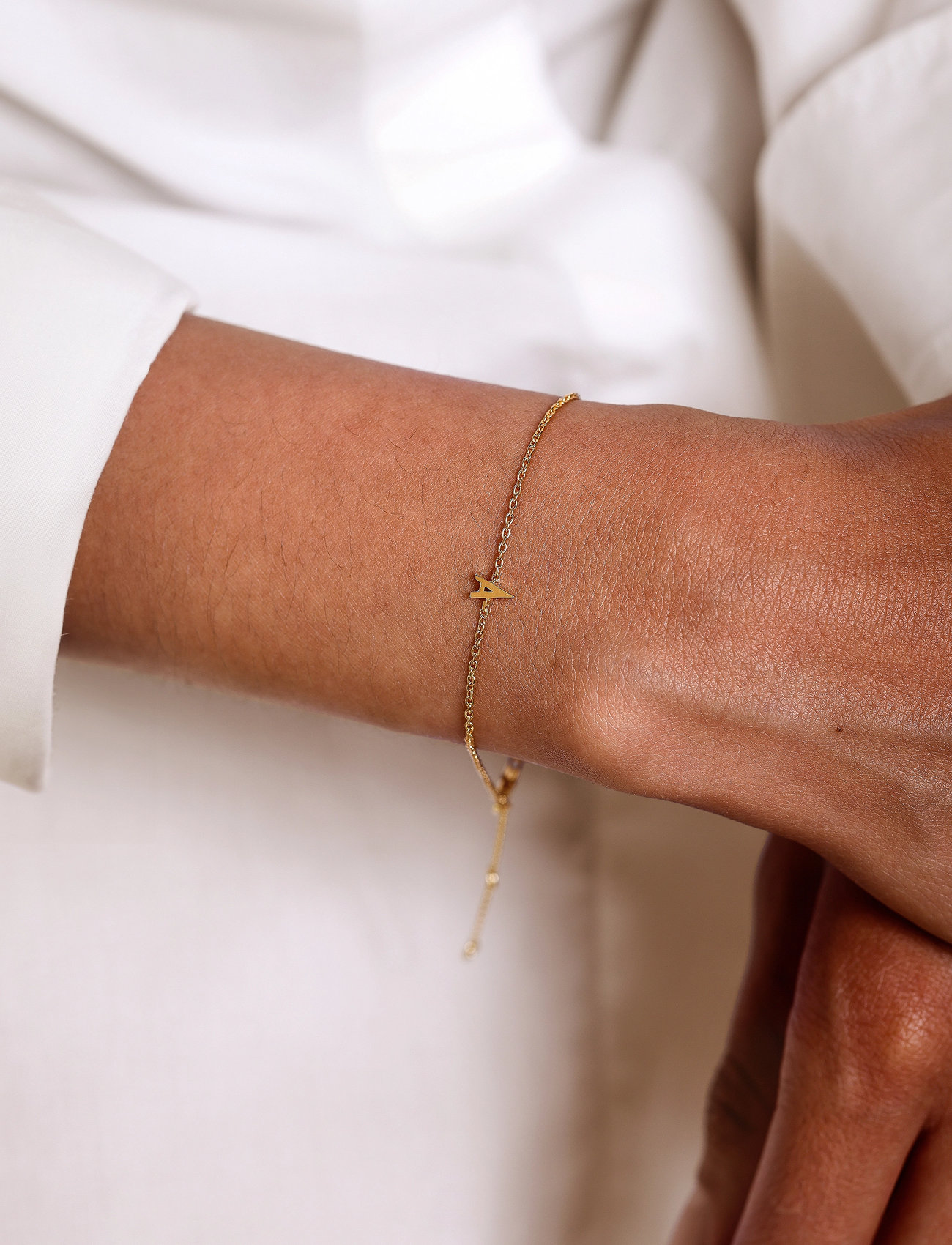 Design Letters Archetype Bracelet - A-Z Gold Plated, L:21 cm, Gold, Armbånd > Kædearmbånd, Dame