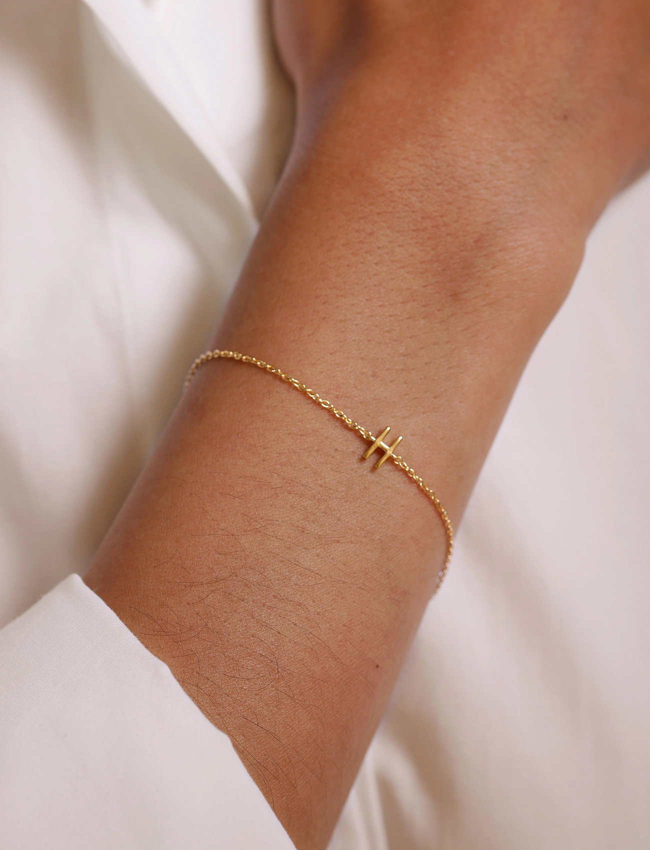 Design Letters Archetype Bracelet - A-Z Gold Plated, L:21 cm, Gold, Armbånd > Kædearmbånd, Dame