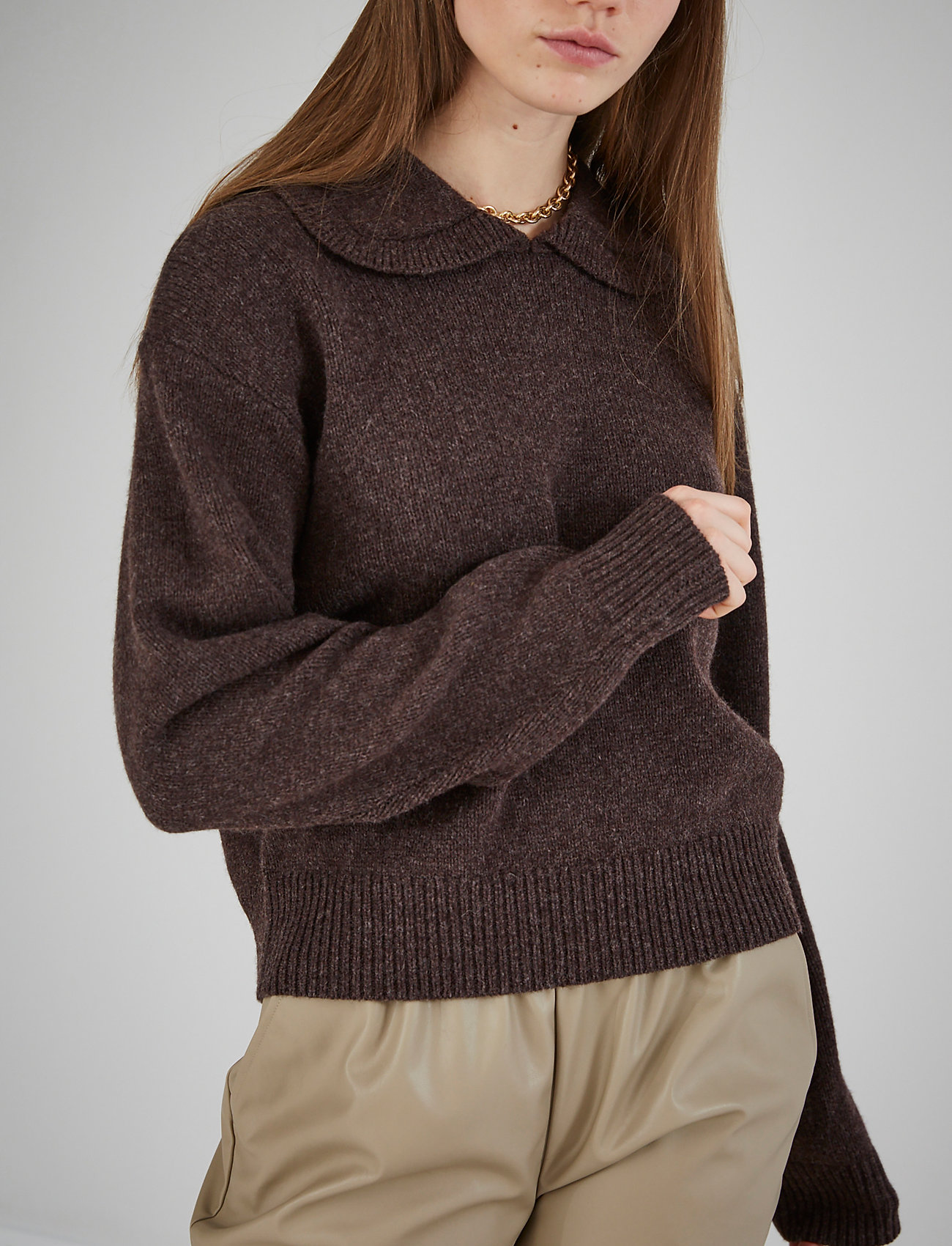 DESIGNERS, REMIX - Carmen Collar Sweater - tröjor - dark brown - 0