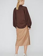 DESIGNERS, REMIX - Marie Midi Skirt - midi kjolar - camel - 3