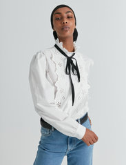 DESIGNERS, REMIX - Sandra Bow Shirt - långärmade blusar - cream - 0
