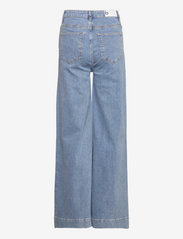 DESIGNERS, REMIX - Luce Wide Jeans - vida jeans - medium denim - 1