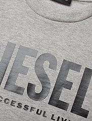 Diesel - TJUSTLOGO T-SHIRT - t-shirt à manches courtes avec motif - grigio melange nuovo - 2