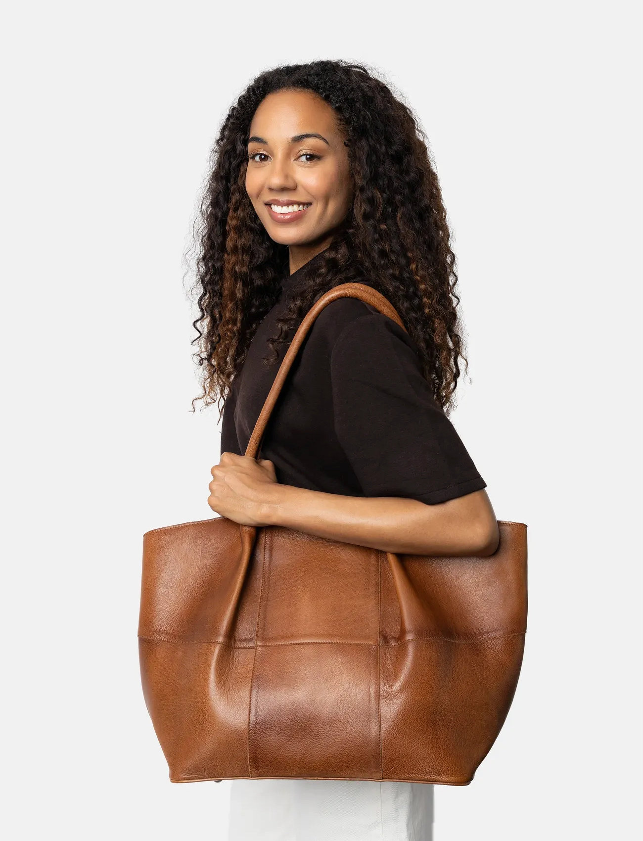 RE:DESIGNED EST 2003 Mane Big, One Size, Brown, Tasker > Shoppere, Dame