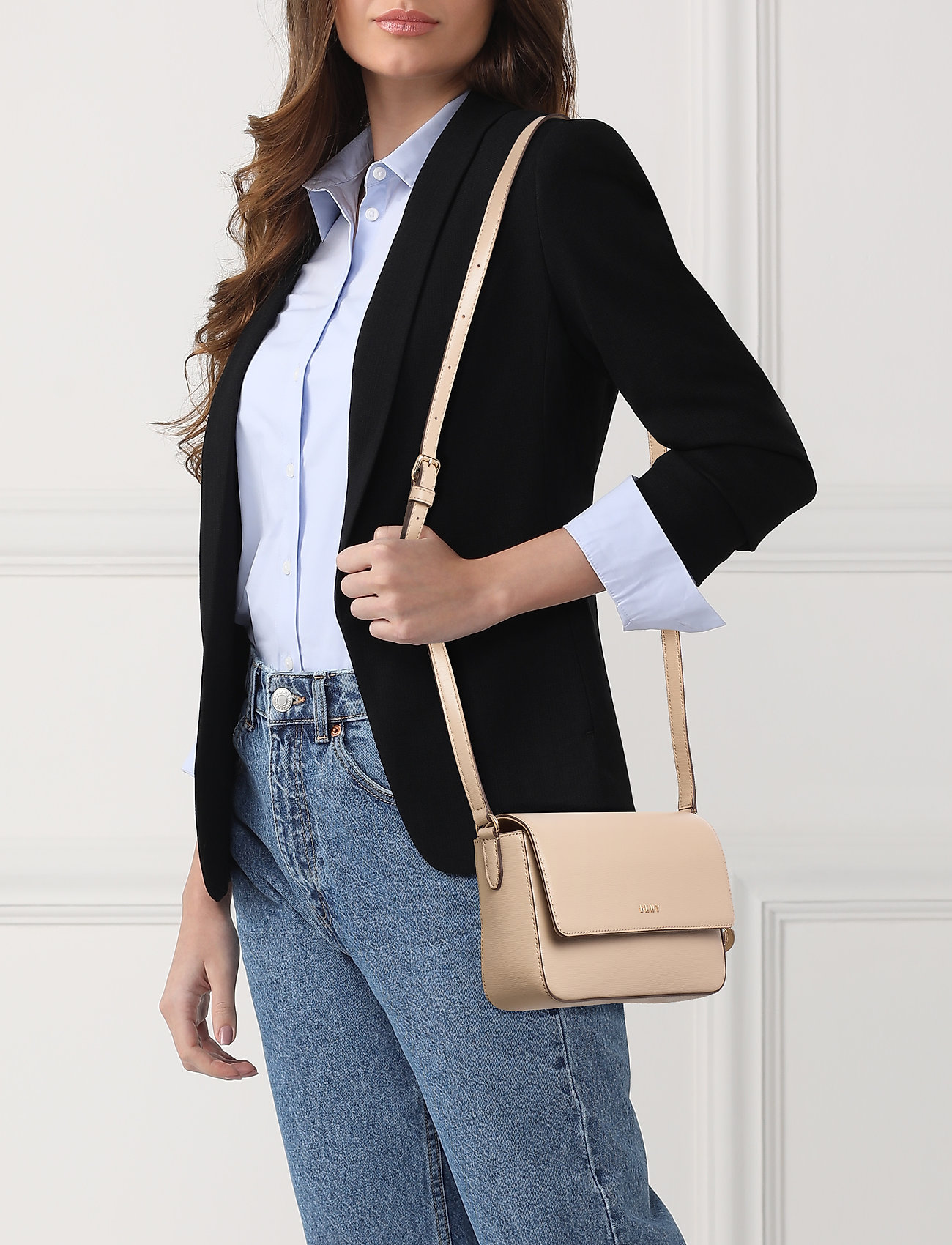 Bryant md Flap Xbody (Sand) (1779 kr) DKNY Bags | Bryant md Flap Xbody (Blkgold) (1779 kr) DKNY Bags