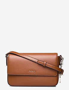 DKNY | Stort utvalg av de seneste nyhetene | DKNY BRYANT DOME LOGO Skulderveske chinoaged winebeige