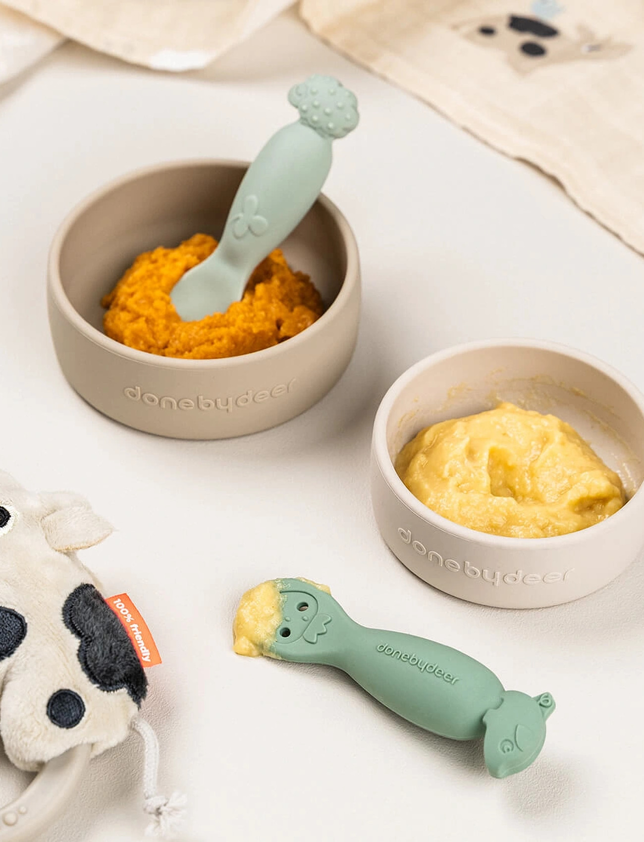 Done by Deer Silicone Bowl Set 2 Pcs Sheepy Sand, Ø10X H 3.5 cm ANDØ8.5X H 3 cm, Beige, Tallerkener Og Skåle > Skåle, Børn