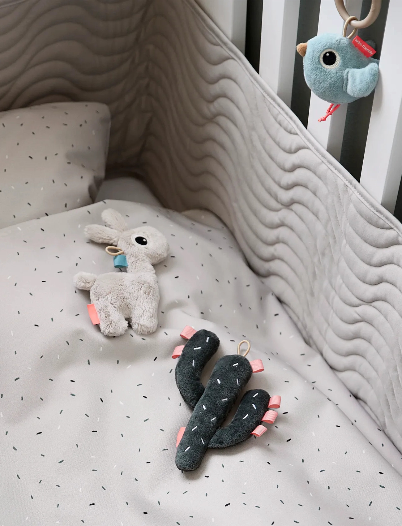 Bilde av Quilted Bed Bumper M/Bindebånd Waves Sand