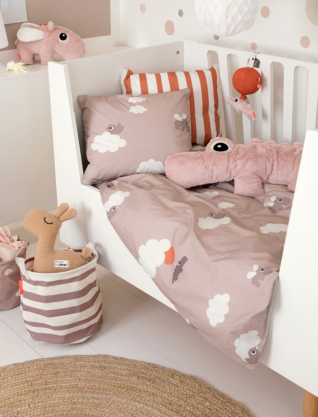 Done by Deer Musical Toy Happy Clouds Croco Green, One Size, Green, Baby Legetøj > Musical Plush Legetøj, Børn