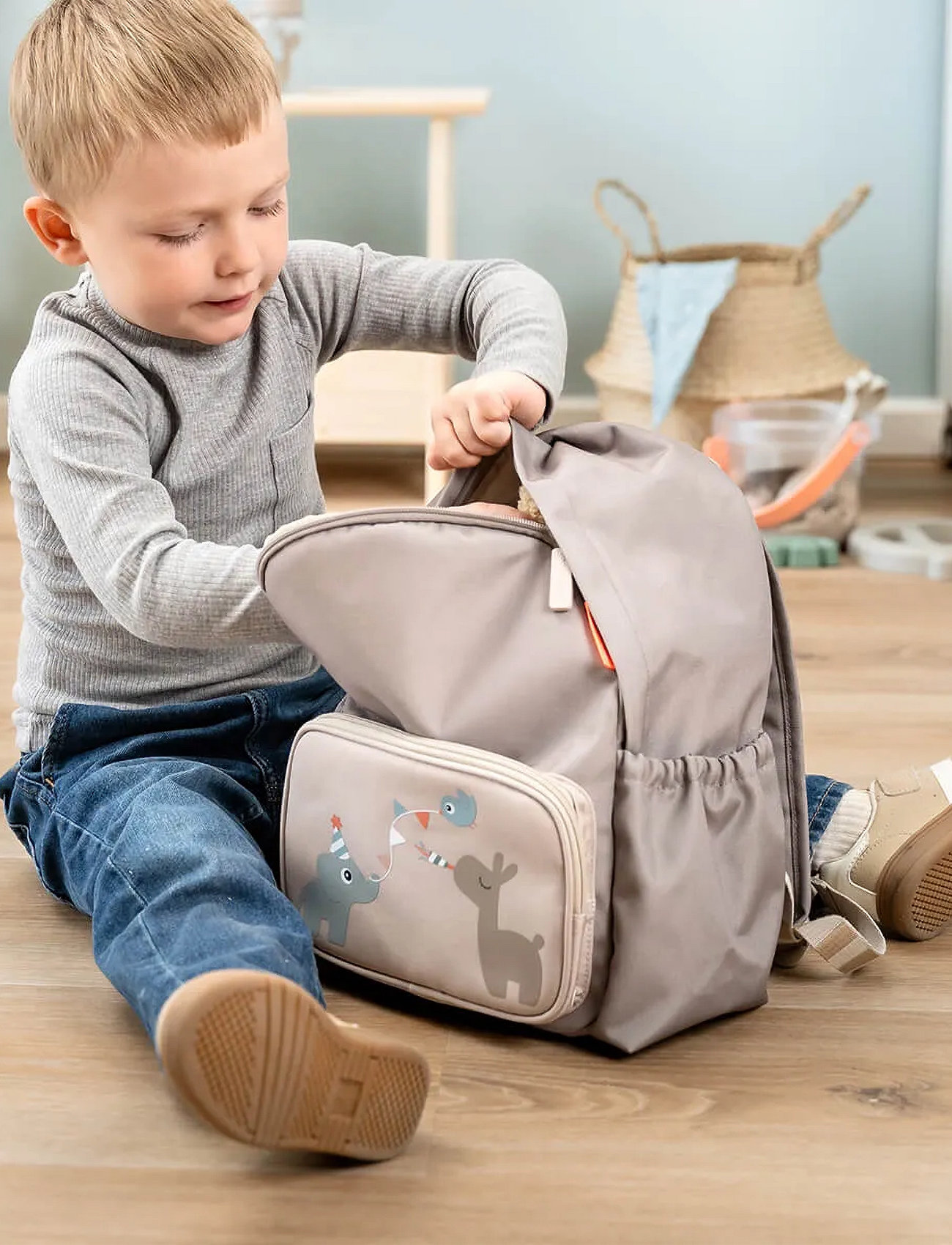Done by Deer Kids Backpack Celebration Sand 7,5 L, 27X 16X H 32 cm.7.5L, Grey, Tasker > Rygsække, Børn