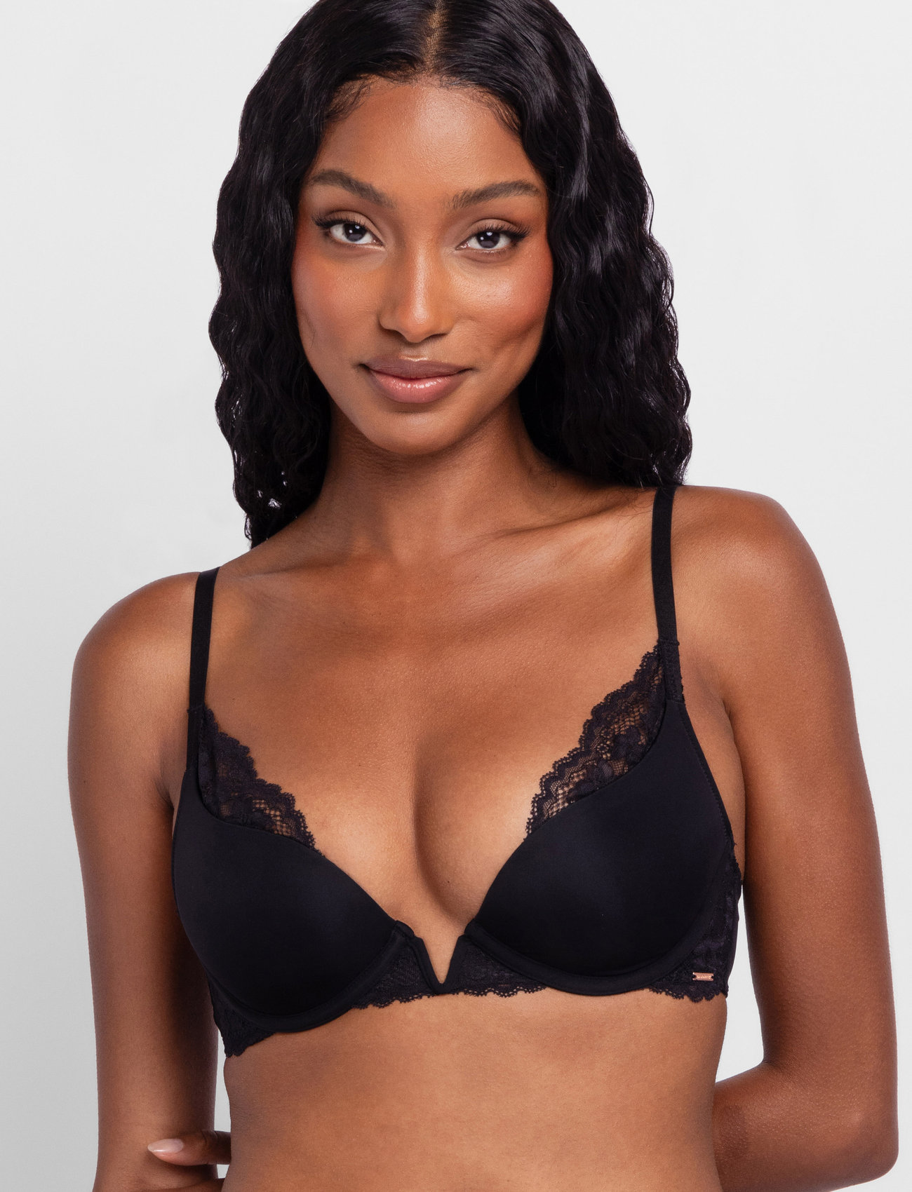 Dorina Anahi Light Padded Plunge, B x 75, Black, Bh'Er & Toppe > Plunge-Bh'Er, Dame