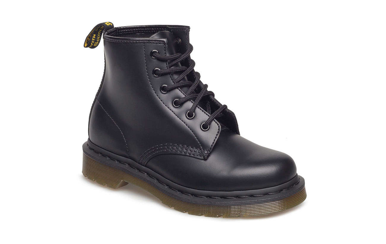 dr martens 101 black smooth
