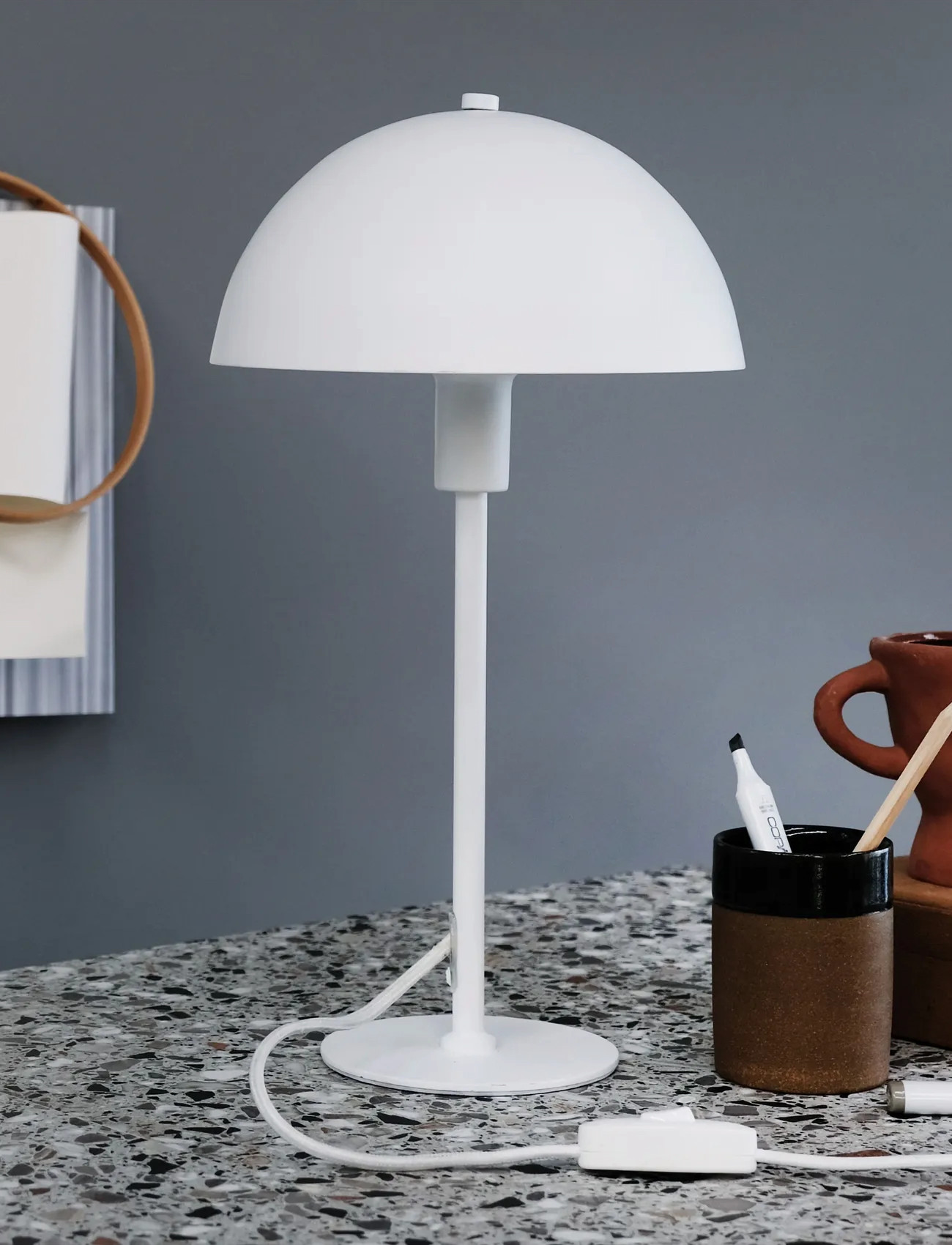 Dyberg Larsen Stockholm D20 Hvid Bordlampe, H38.5 cm, White, Lamper > Bordlamper, Unisex