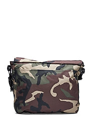 eastpak delegate camo