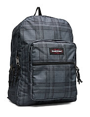 eastpak pinnacle l