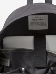 Eastpak - PADDED PAK'R - rugzakken - axer black - 6