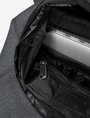 eastpak authentic austin