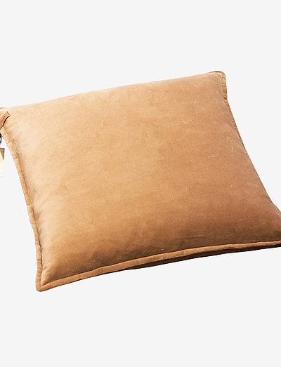 Beate Velour Pillow - dekoratīvie spilveni - sand