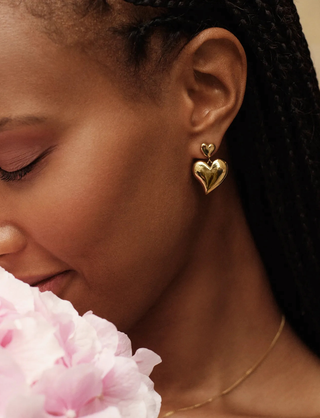 Edblad Amorina Earrings Gold, One Size, Gold, Øreringe > Ørestikker, Dame
