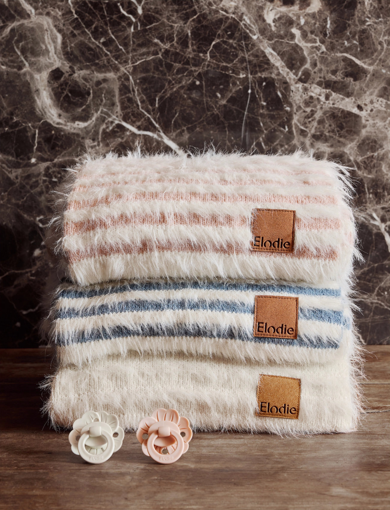 Elodie Details Furry Knit Blanket - Berry Blue, One Size, Blue, Søvntid > Tæpper Og Dyner, Børn