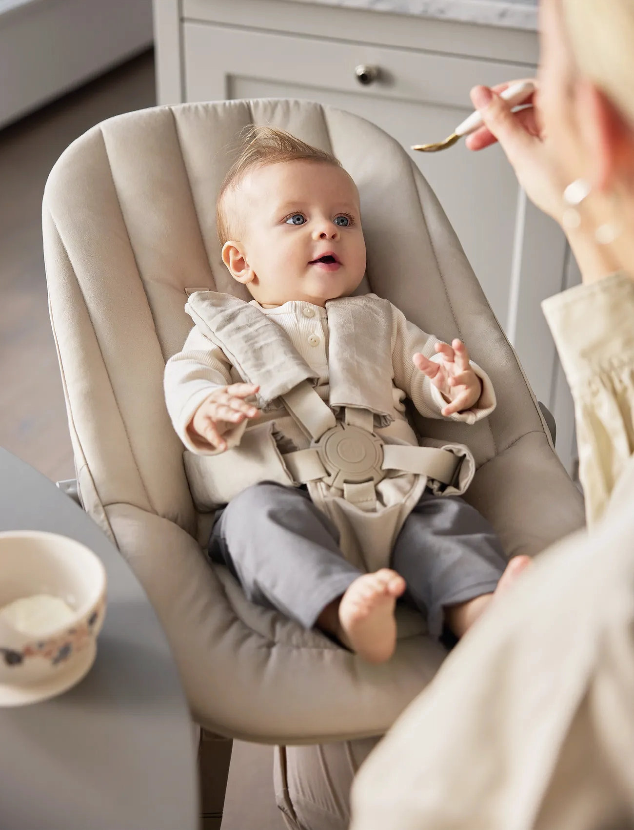 Elodie Details Grace Newborn Seat Moonshell, One Size, Beige, Baby Og Graviditet > Baby Chairs & Accessories, Børn