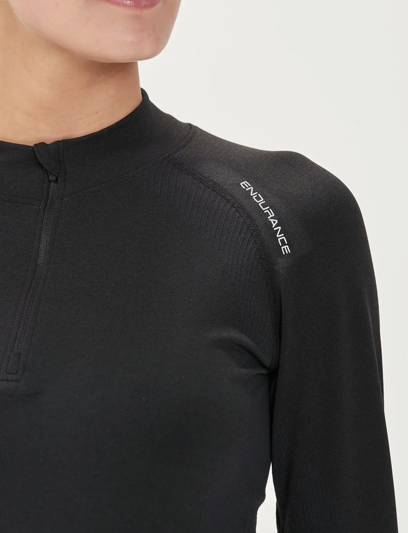 Endurance Halen W Seamless Midlayer, XXS/XS, Black, Sport Clothing > Sport Fleeces & Midlayers, Dame
