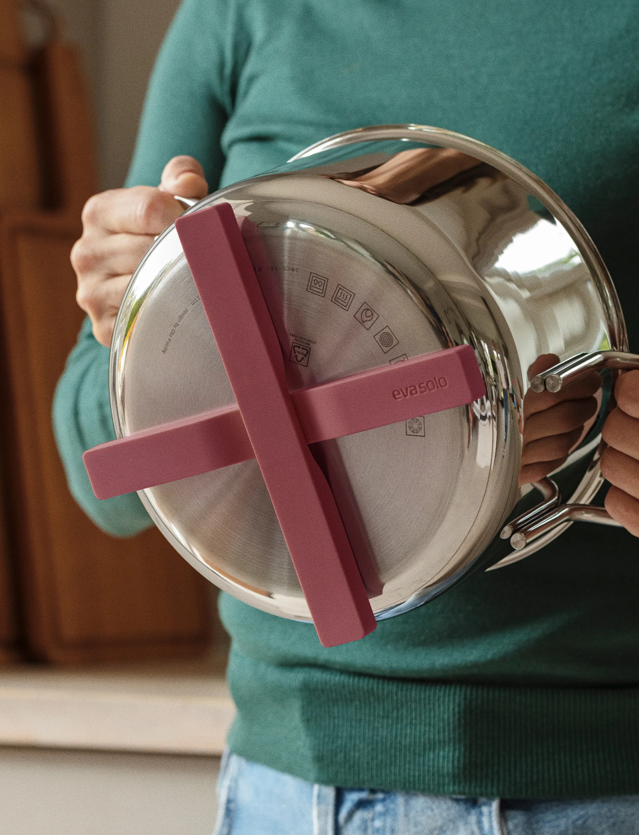 Eva Solo Magnetic Trivet Ruby, 20 cm, Burgundy, Gryder Og Pander > Grydeunderlag, Unisex