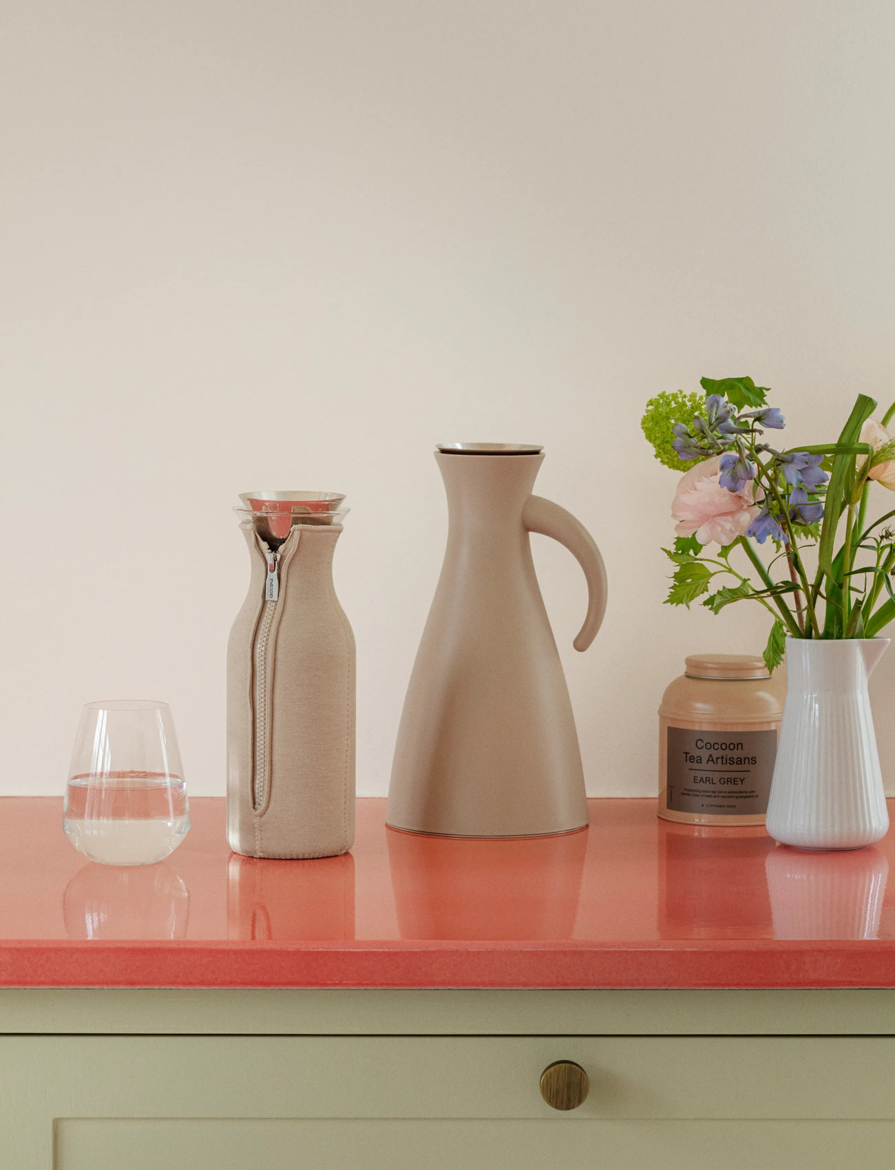 Eva Solo Køleskabskaraffel 1,0 L Caramel Cream, 1 L, Beige, Kander & Karafler > Vandkarafler & Kander, Unisex