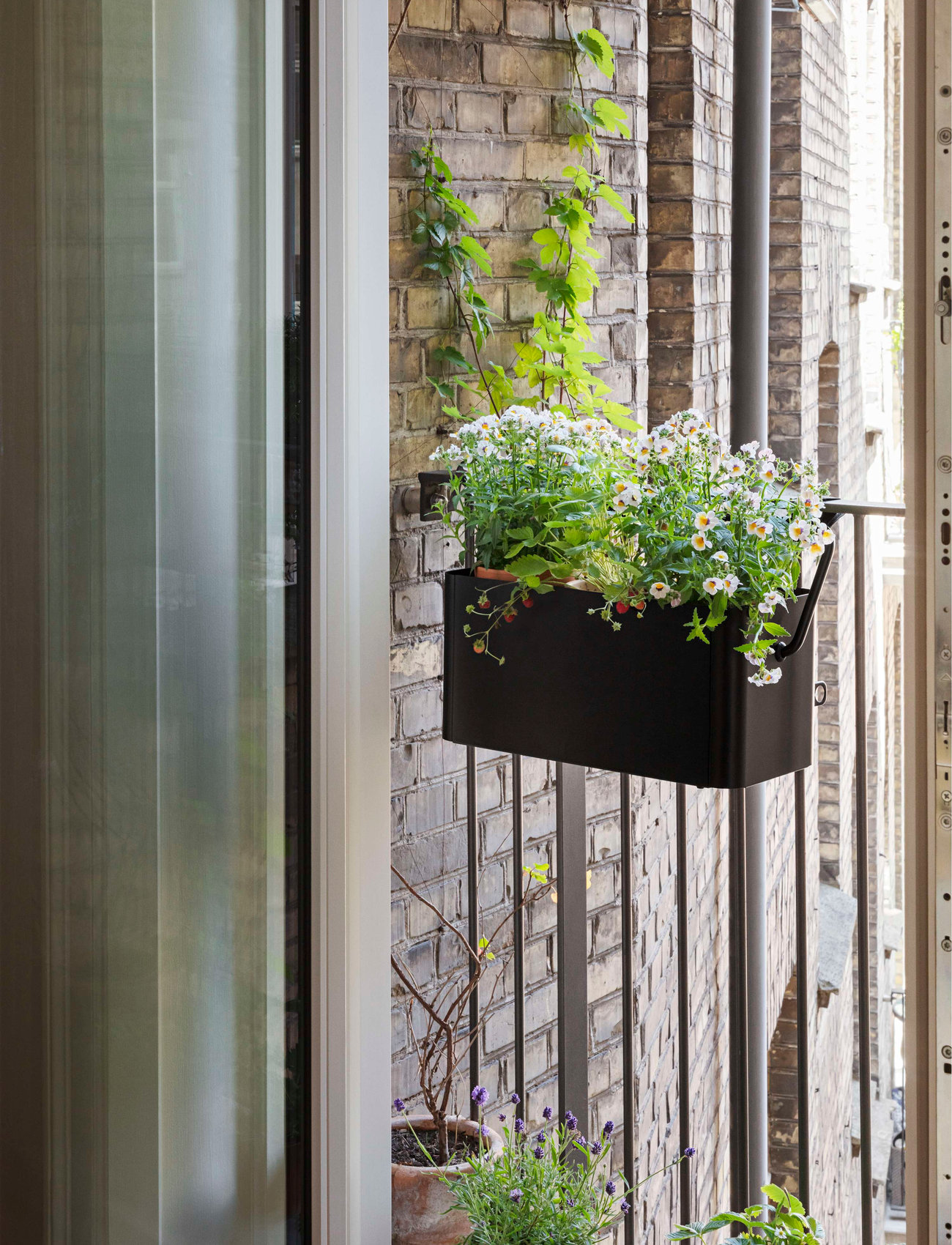 Eva Solo Simply Grow Altankasse, 20X42X20 cm, Black, Dekoration > Blomsterpotter, Unisex