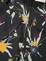 Fall Winter Spring Summer - Pauline - ikebana flower maxi black - 2