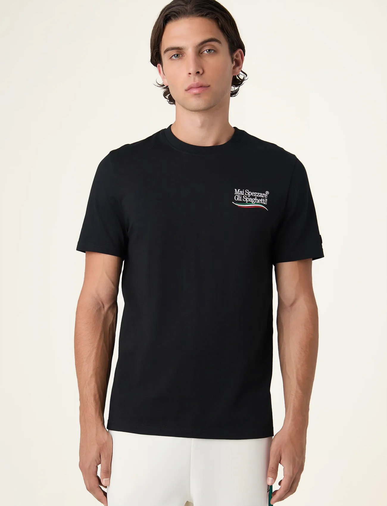 FILA Navigli Pasta Regular Graphic T-Shirt, XL, Black, Sport Overdele > Sport T-shirts, Herre